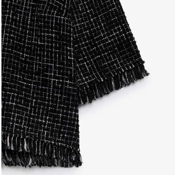 Zara Black and White Textured Top. Distressed women size L - Picture 5 of 11